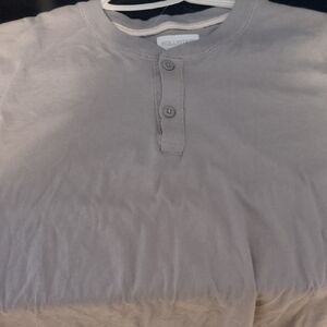 Hollister Men's Light Gray Short Sleeve Henley